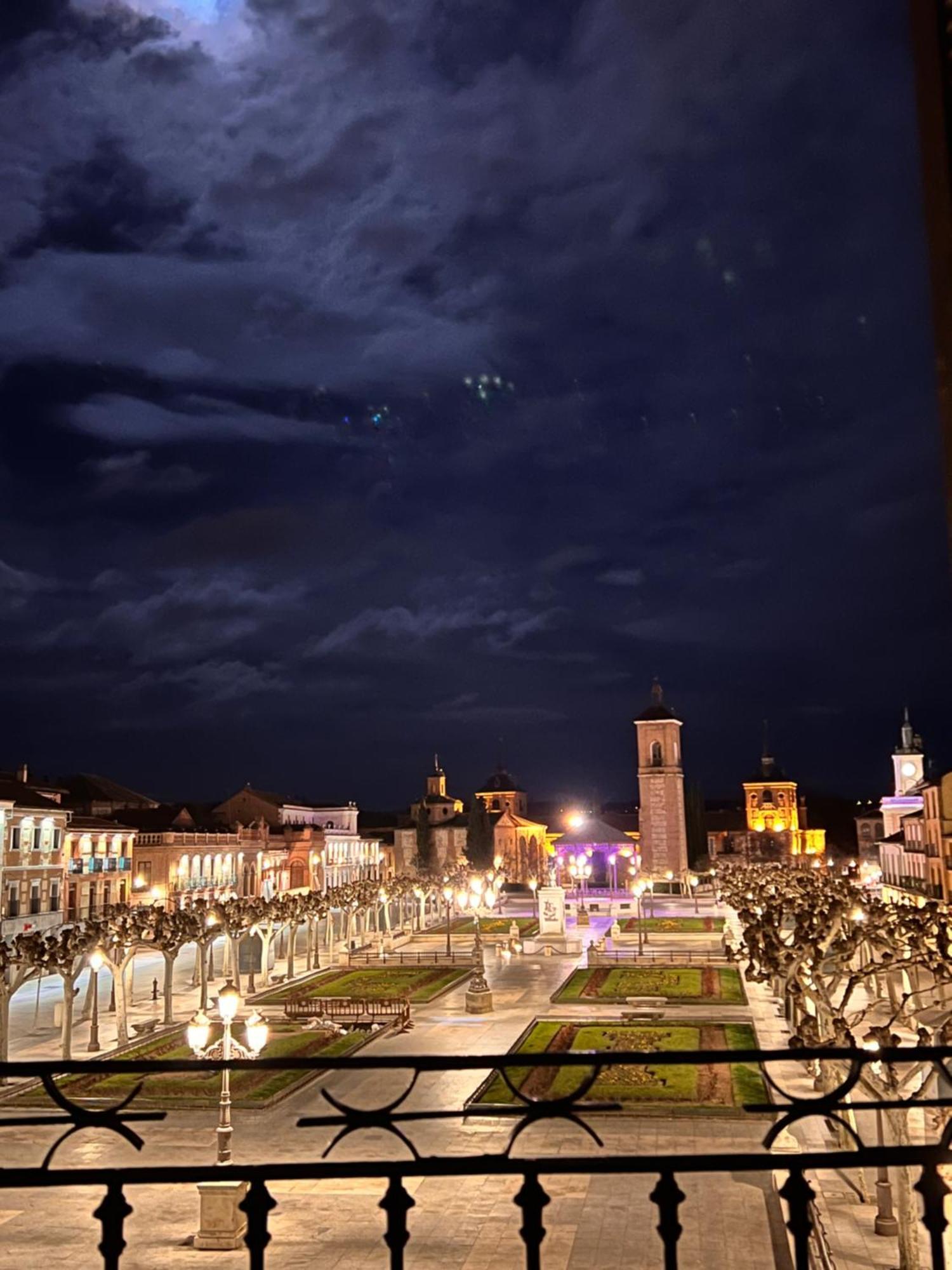 Sonar En La Plaza Cervantes 1 Alcalá de Henares Екстериор снимка